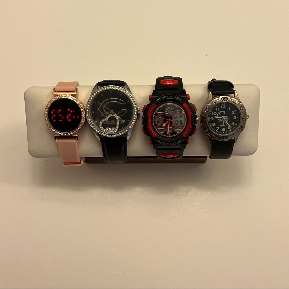 Set of 4 watches‎